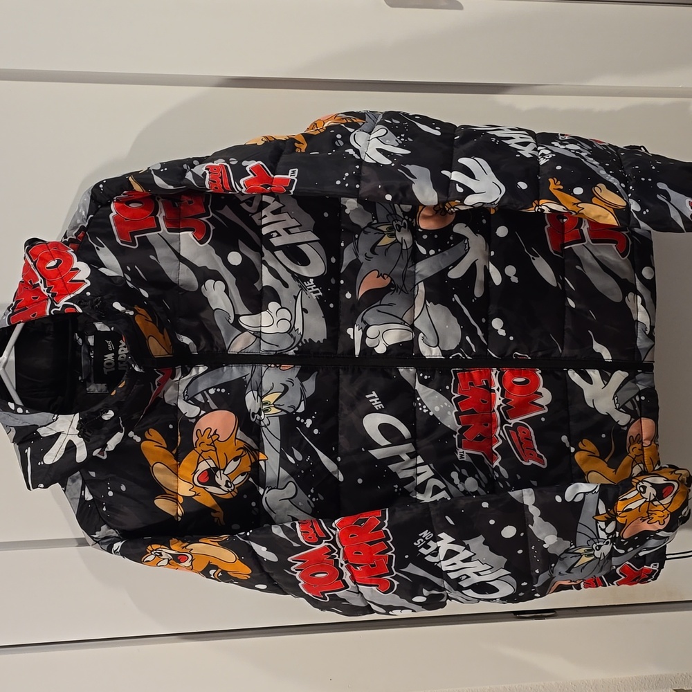 Tom &‎ Jerry Puffer Jacket NWOT Size Large
